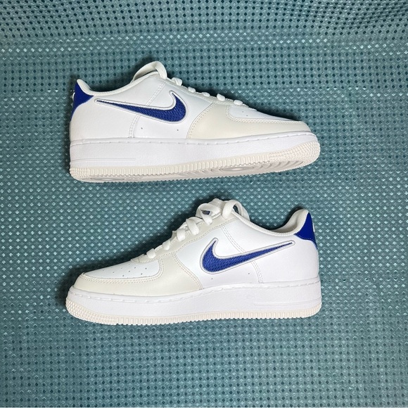 ***NWT*** Nike Air Force 1 LV8 (GS) Red, White & Blue - Picture 6 of 9